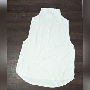 Babaton -  sleeveless mockneck top